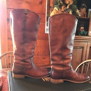 Women’s Frye Melissa Button 2 wide calf